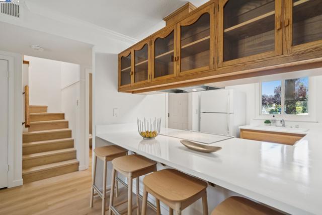 1105 Fontana Dr, Alameda CA: https://media.crmls.org/mediaz/c579a2d3-8634-4e32-90a3-fd4ffacf53f1.jpg