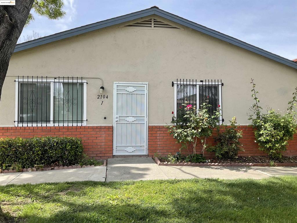 2104 Lemontree Way #1