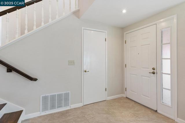 313 Willowwood Ct, Vacaville CA: https://media.crmls.org/mediaz/c57a236b-3962-4fa7-a745-dd7fa36e1c0a.jpg
