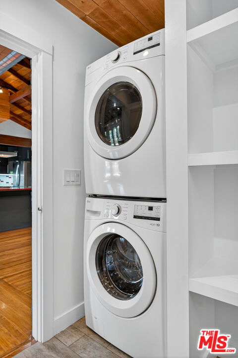 2121 Marine Street, Santa Monica CA: https://media.crmls.org/mediaz/c57b36b3-0d92-44eb-881a-9aaa978c0a3a.jpg