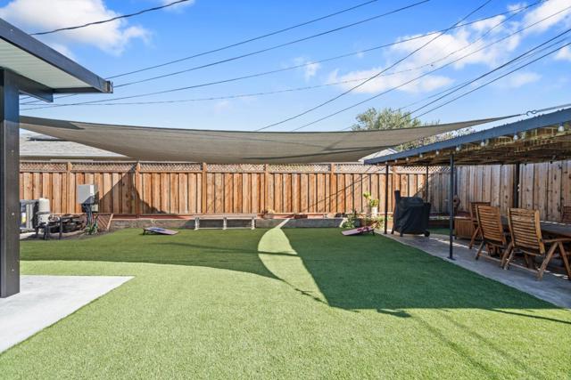 1231 Westward Drive, Hollister CA: https://media.crmls.org/mediaz/c57b382e-4f22-4944-bff2-0412590817dd.jpg