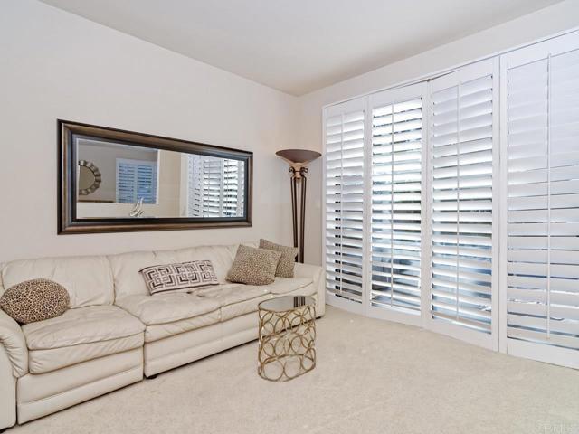 Detail Gallery Image 9 of 25 For 3885 Fallon Cir, San Diego,  CA 92130 - 3 Beds | 2/1 Baths