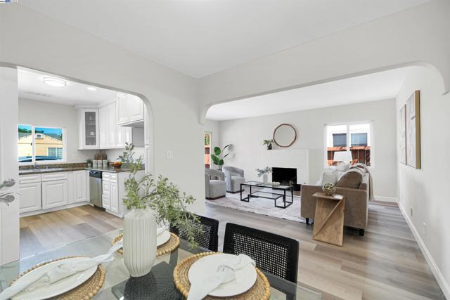 23639 Odom Dr, Hayward CA: https://media.crmls.org/mediaz/c57cb1bf-bd45-43a9-ad1e-649cb0227ed1.jpg