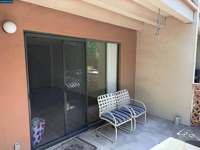 480 N Civic Dr, Walnut Creek CA: https://media.crmls.org/mediaz/c57cee39-7e06-4597-8031-d3270761f6f5.jpg