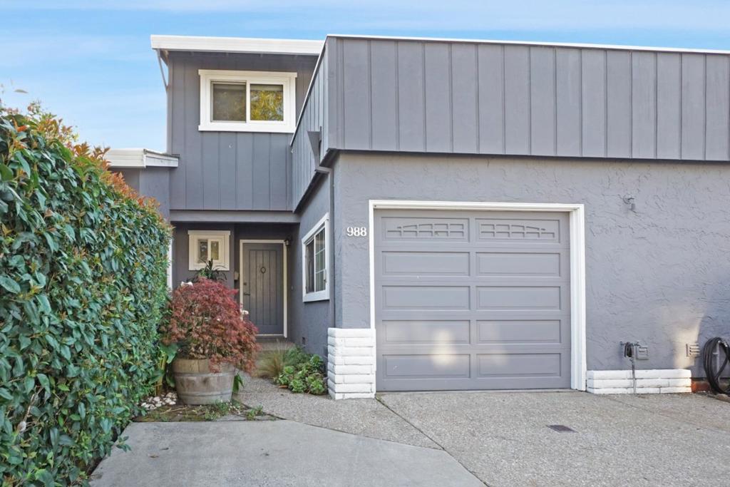 988 S Arnold Way