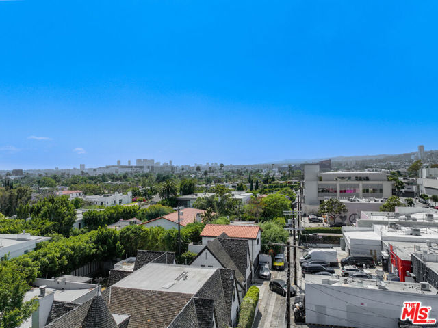 340 N Edinburgh Avenue, Los Angeles CA: https://media.crmls.org/mediaz/c57f1351-9cc3-41da-b91b-96e7f368880c.jpg