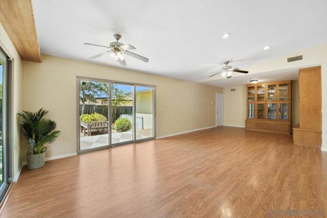 1353 Roxanne Dr, El Cajon CA: https://media.crmls.org/mediaz/c57fae95-d6a6-45cb-a539-535733cb611a.jpg