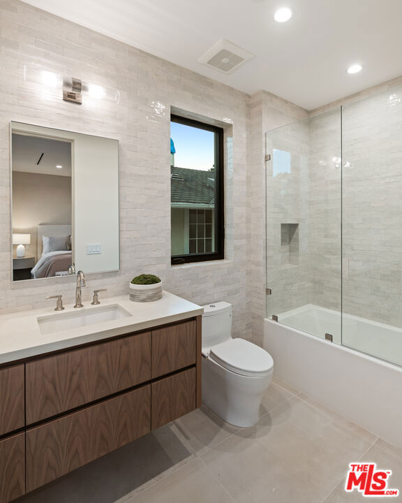 Drew Fenton | 565 Toyopa Drive Pacific Palisades CA | MLS: 7523707 Drew Fenton | 565 Toyopa Drive Pacific Palisades CA | MLS: 7523707