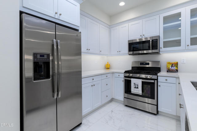 469 Pecana Street, Camarillo CA: https://media.crmls.org/mediaz/c580435b-2b1c-4528-a7a4-16a595181d5f.jpg