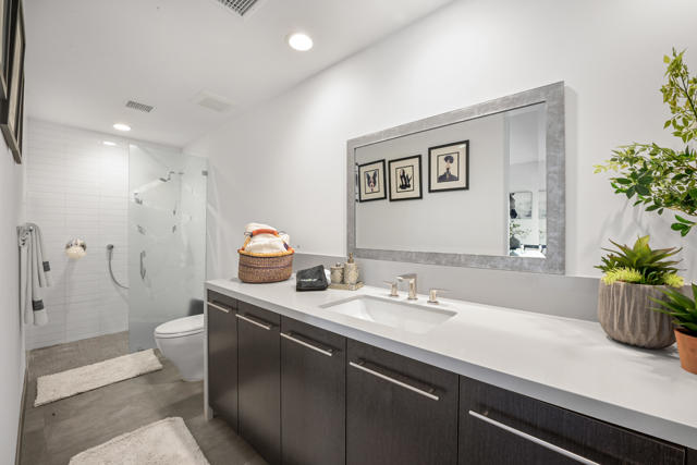 49120 Sunrose Lane, Palm Desert CA: https://media.crmls.org/mediaz/c581f94f-3297-4ce9-b939-d9b4564441b7.jpg