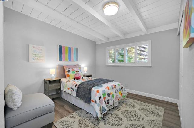 38392 Nebo Dr, Fremont CA: https://media.crmls.org/mediaz/c5822fa8-557c-446b-a956-0d60f1cc849f.jpg