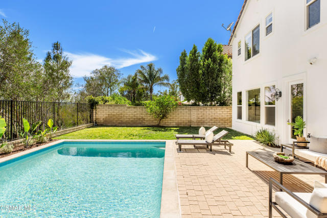 6072 Mandeville Place, Oak Park CA: https://media.crmls.org/mediaz/c5823175-a892-4e2e-9a43-ea53e8d035ff.jpg