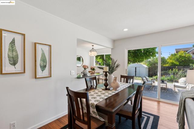 2309 Potrero Ct, Pinole CA: https://media.crmls.org/mediaz/c582822a-a0ef-4900-b897-682e3caf34b3.jpg