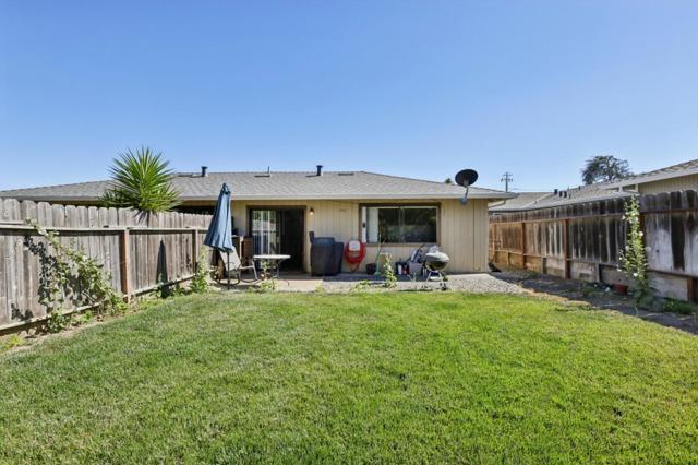 880 Apricot Lane, Hollister CA: https://media.crmls.org/mediaz/c582ed5d-5aa3-4542-9d09-b68a30632341.jpg