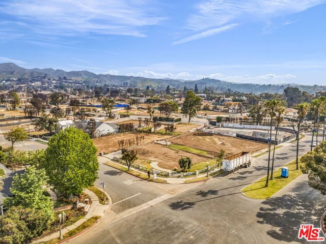 14827 Pampas Ricas Boulevard, Pacific Palisades CA: https://media.crmls.org/mediaz/c5840bd3-bc80-49d2-b652-970aab67e8e7.jpg