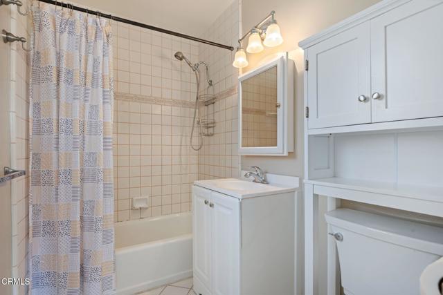297 S Crocker Avenue, Ventura CA: https://media.crmls.org/mediaz/c585ca61-2fbb-493b-a3f1-7ba5c39a778b.jpg