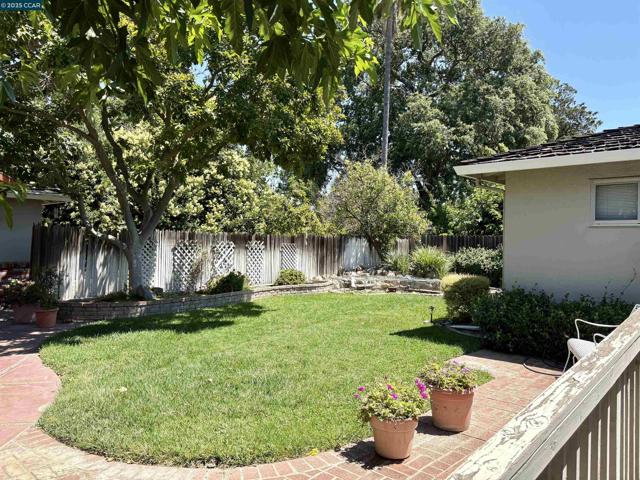 3041 Concord Blvd, Concord CA: https://media.crmls.org/mediaz/c58730b5-f54b-474c-88e1-6f314cee2b30.jpg