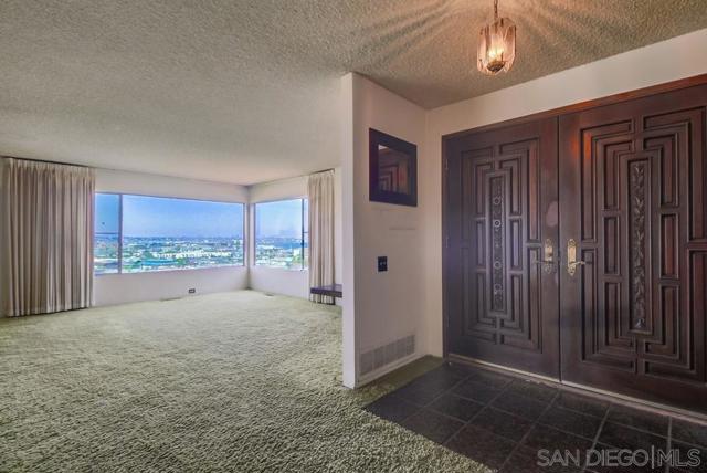 954 Harbor View Dr, San Diego CA: https://media.crmls.org/mediaz/c5875fe1-dba6-48b3-a4ea-970b50787078.jpg