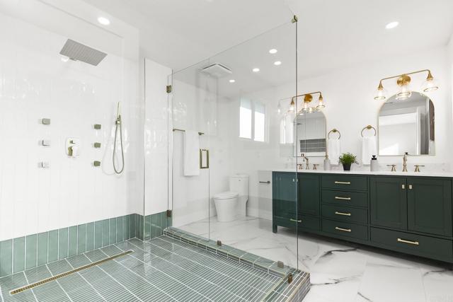 6802 MAURY DR, San Diego CA: https://media.crmls.org/mediaz/c587f593-fe15-47b8-a72c-3000ac903b36.jpg