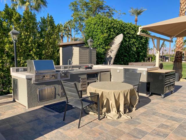 80394 Avenue 48, Indio CA: https://media.crmls.org/mediaz/c5880f23-6860-472e-af11-9a0e727f9f3a.jpg