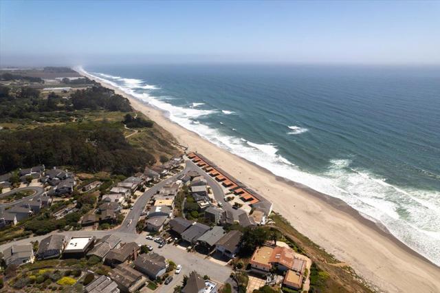 665 Sand Dollar Lane, Watsonville CA: https://media.crmls.org/mediaz/c5881345-b03e-4bf9-883d-6b78fa510480.jpg