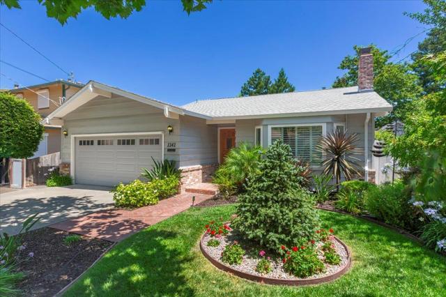 1141 Fairview Avenue, Redwood City CA: https://media.crmls.org/mediaz/c58819a2-8140-458e-8ace-b24cb7a6fd40.jpg