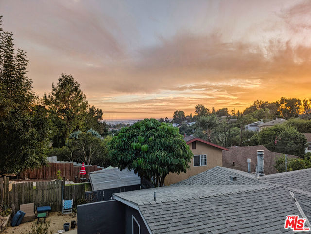 2160 Lake Shore Avenue, Los Angeles CA: https://media.crmls.org/mediaz/c588f0ac-4b1b-4191-8a9c-f23b79ce2c58.jpg