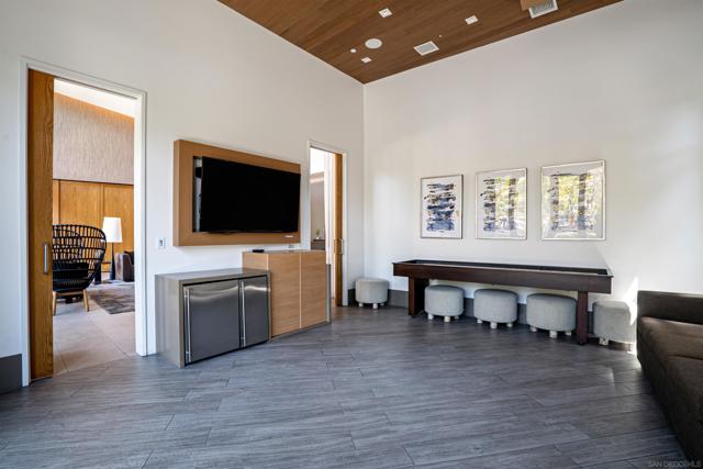 2335 Aperture Circle, San Diego CA: https://media.crmls.org/mediaz/c588f842-1ab2-493d-a633-b424b807cf6b.jpg