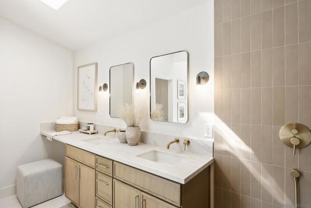 4543 Moraga Ave, San Diego CA: https://media.crmls.org/mediaz/c589976e-8f2d-49cf-8700-11888a7ed515.jpg