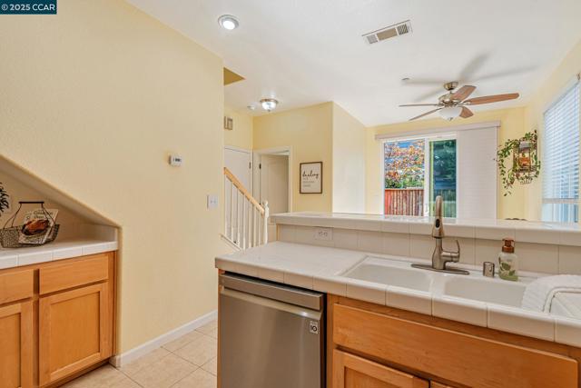 2 Corvina Ct, American Canyon CA: https://media.crmls.org/mediaz/c589b7d0-759f-49ea-bc4f-e4a4ca68e755.jpg