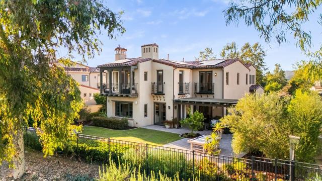 Detail Gallery Image 2 of 22 For 16622 Sweet Leilani Ln, San Diego,  CA 92127 - 4 Beds | 4/1 Baths