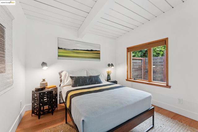 1415 Devonshire Dr, El Cerrito CA: https://media.crmls.org/mediaz/c589cdfc-3002-4998-9b6c-bf450f907a71.jpg