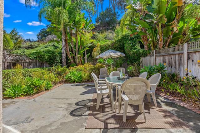 6338 Caminito Del Pastel, San Diego CA: https://media.crmls.org/mediaz/c589f8aa-0f4a-4907-83ad-d09e4d372914.jpg