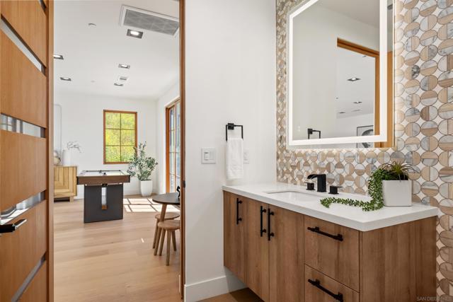 5758 60 Las Palomas, Rancho Santa Fe CA: https://media.crmls.org/mediaz/c58a1194-7c35-421e-849a-b24bd8f97b21.jpg