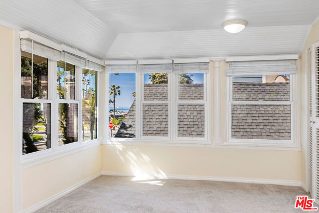 129 Ocean Park Boulevard photo 6
