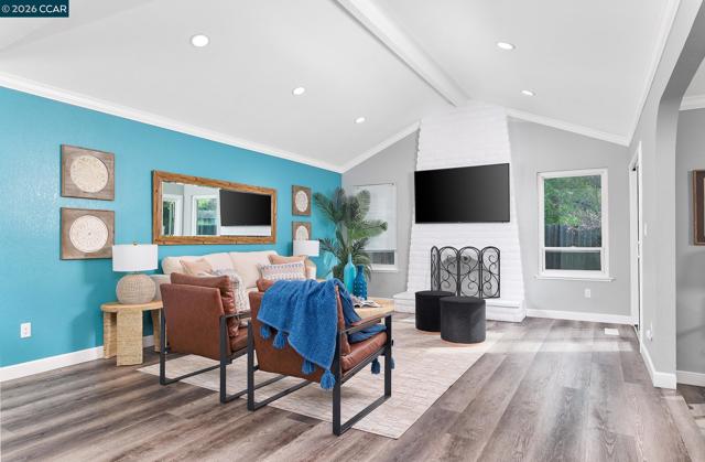 Image 12 of 43 For 23 Capistrano Ct