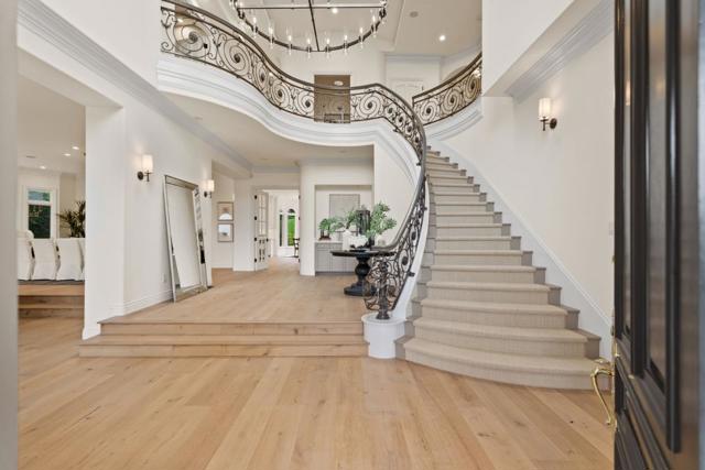 1535 Lakeview Drive, Hillsborough CA: https://media.crmls.org/mediaz/c58b851a-fffc-4b24-87f9-f8685d30cfbb.jpg