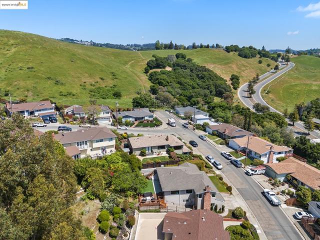 8499 Aster Ave, Oakland CA: https://media.crmls.org/mediaz/c58b98eb-fa09-4d79-a62a-1ed57e4e7ec3.jpg