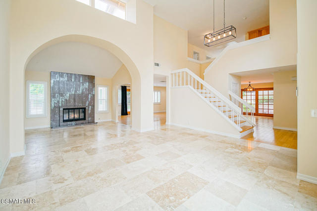 2111 Peak Place, Thousand Oaks CA: https://media.crmls.org/mediaz/c58b9a33-c55e-4d07-8627-bc3430fa5d22.jpg