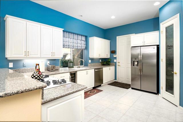 6 Dickens Court, Rancho Mirage CA: https://media.crmls.org/mediaz/c58c320a-dcd9-4c4d-807c-ab1347e341dc.jpg