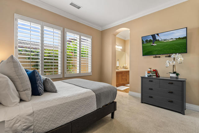 56925 Mountain, La Quinta CA: https://media.crmls.org/mediaz/c58c828c-4d64-4780-a9df-a30ef2889629.jpg
