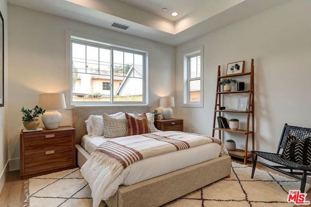 7733 Henefer Avenue, Los Angeles CA: https://media.crmls.org/mediaz/c58e5bfe-f178-4033-95d1-752a5161abf6.jpg