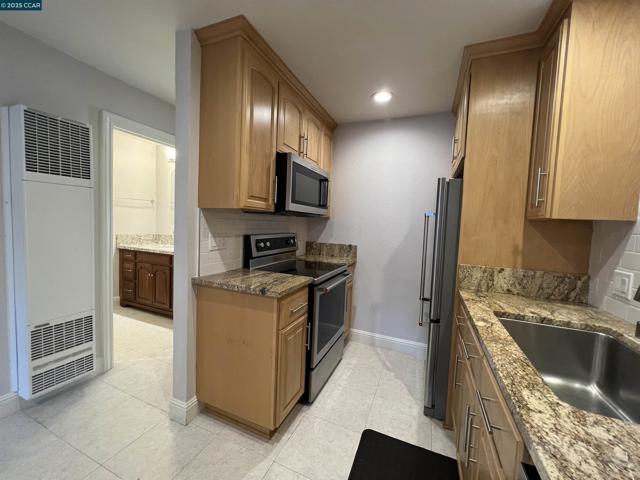 2562 Walnut Blvd, Walnut Creek CA: https://media.crmls.org/mediaz/c58e5f5f-c0b2-487c-aada-26ad36e20c7a.jpg