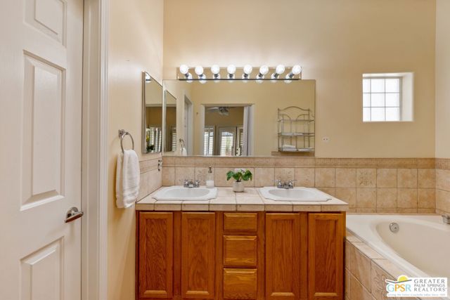 54465 Avenida Rubio, La Quinta CA: https://media.crmls.org/mediaz/c58e93c1-53a1-4b5e-9bda-72d1db6d1a33.jpg