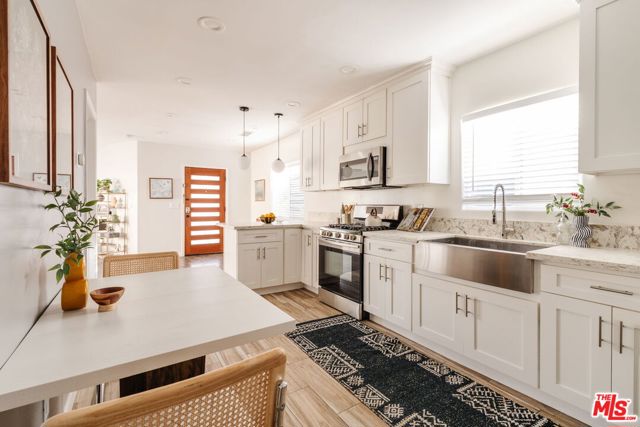 4427 Alumni Avenue, Los Angeles CA: https://media.crmls.org/mediaz/c58f7cde-e362-4390-95a5-9e8d522c1571.jpg