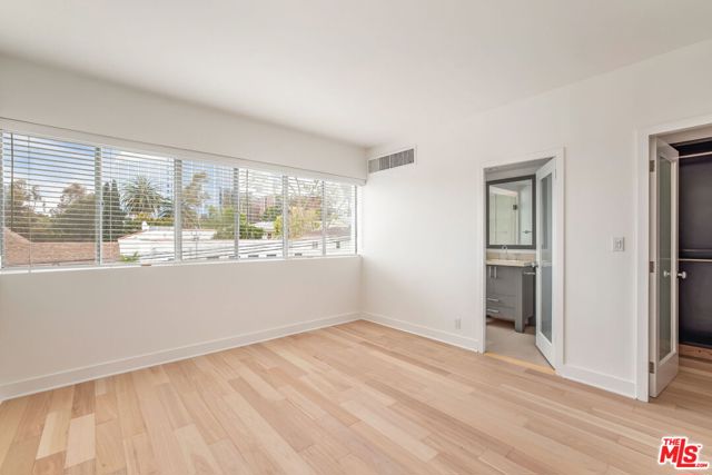 999 N Doheny Drive, West Hollywood CA: https://media.crmls.org/mediaz/c58fc4d9-aabc-4177-92bf-8c367ded2769.jpg