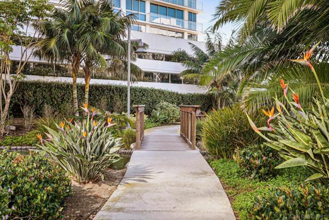 1810 Avenida Del Mundo, Coronado CA: https://media.crmls.org/mediaz/c5903188-e173-46cb-8707-4de141ed4954.jpg