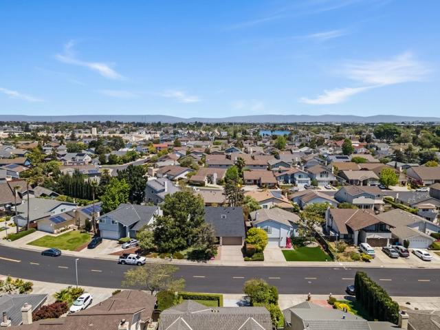 354 Port Royal Avenue, Foster City CA: https://media.crmls.org/mediaz/c59062da-6a29-4e91-94f9-e7770edb5d08.jpg