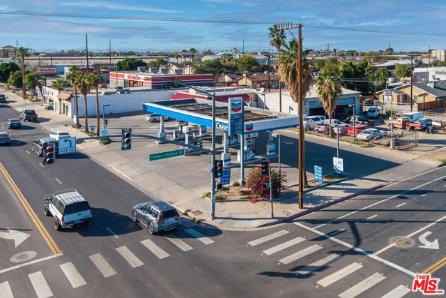 Image 1 of 18 For 977 Main Street