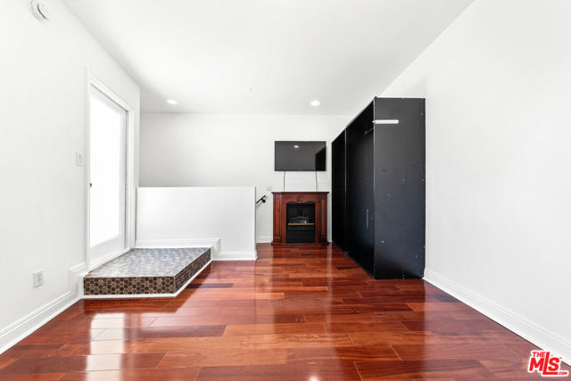 1020 Hilldale Avenue, West Hollywood CA: https://media.crmls.org/mediaz/c590c522-db6e-42d4-b34a-d7cba4f981c4.jpg